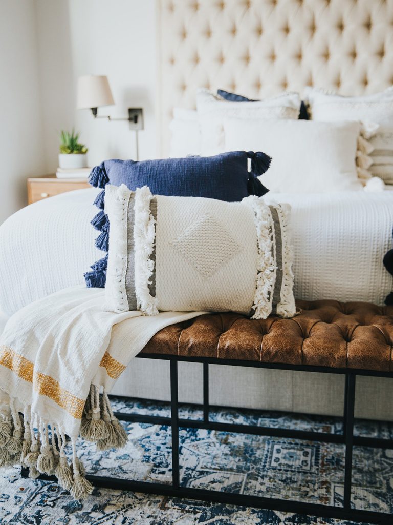 Cushions at the end of the bed 